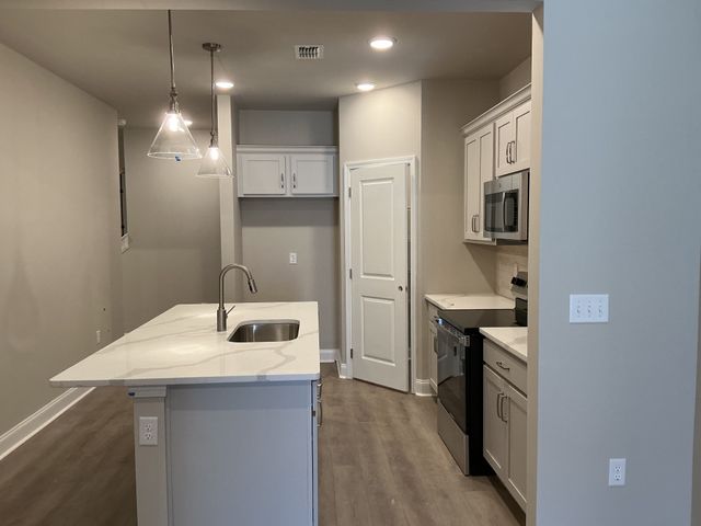 409 W Stonehaus Crossing, Antioch, TN 37013