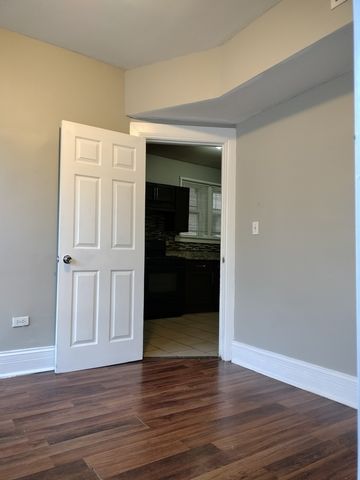 7729 S Essex Avenue 1, Chicago, IL 60649