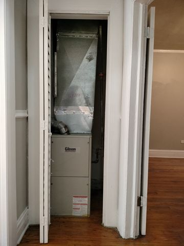 7729 S Essex Avenue 1, Chicago, IL 60649