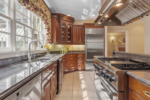 20 Hillery Rd, Leominster, MA 01453