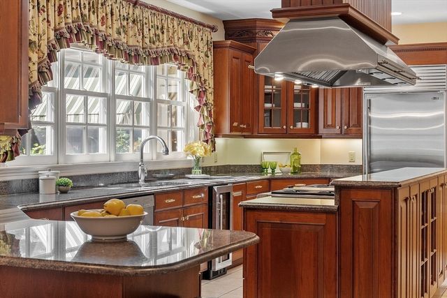 20 Hillery Rd, Leominster, MA 01453