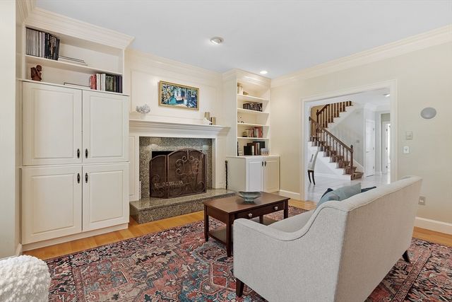 20 Hillery Rd, Leominster, MA 01453