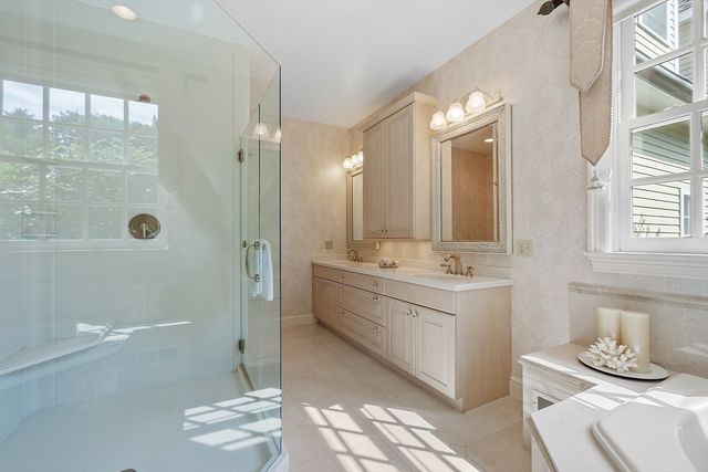 20 Hillery Rd, Leominster, MA 01453