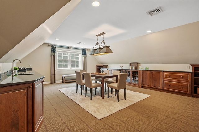 20 Hillery Rd, Leominster, MA 01453