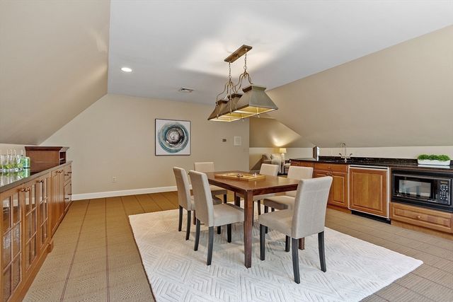 20 Hillery Rd, Leominster, MA 01453
