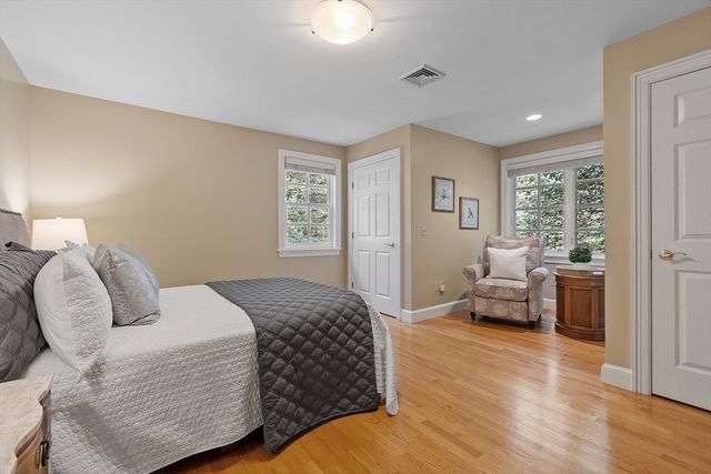 20 Hillery Rd, Leominster, MA 01453