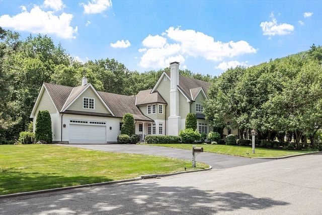 20 Hillery Rd, Leominster, MA 01453