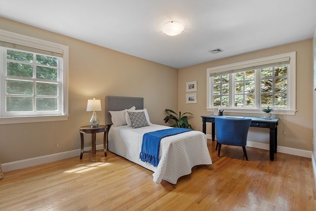 20 Hillery Rd, Leominster, MA 01453
