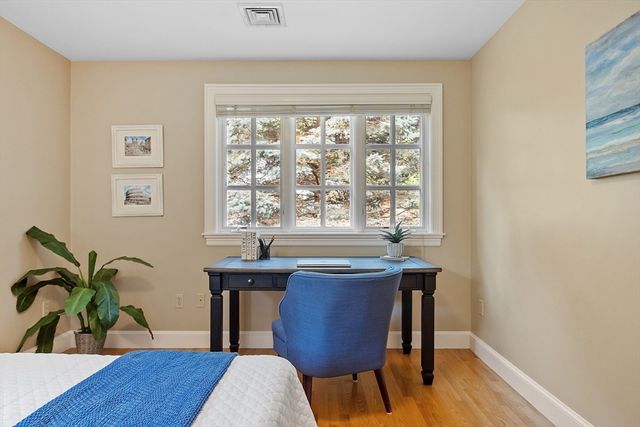 20 Hillery Rd, Leominster, MA 01453