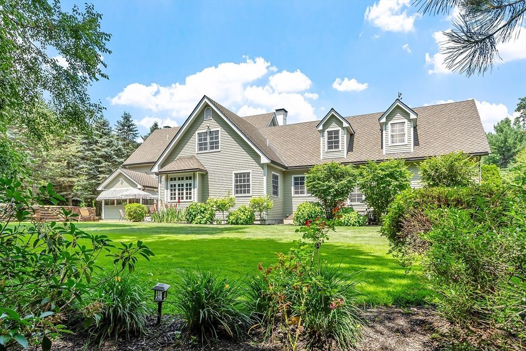 20 Hillery Rd, Leominster, MA 01453