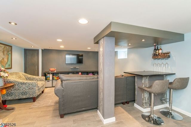 179 Lower Notch Rd, Little Falls Twp., NJ 07424