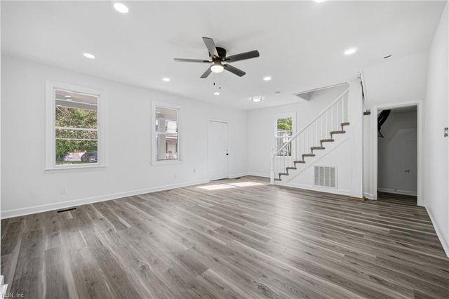 2011 Holladay ST, Portsmouth, VA 23704