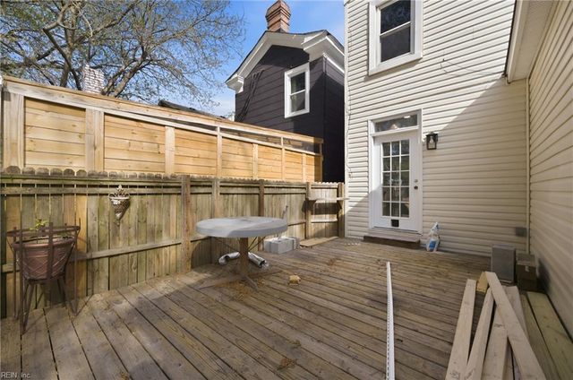 2011 Holladay ST, Portsmouth, VA 23704