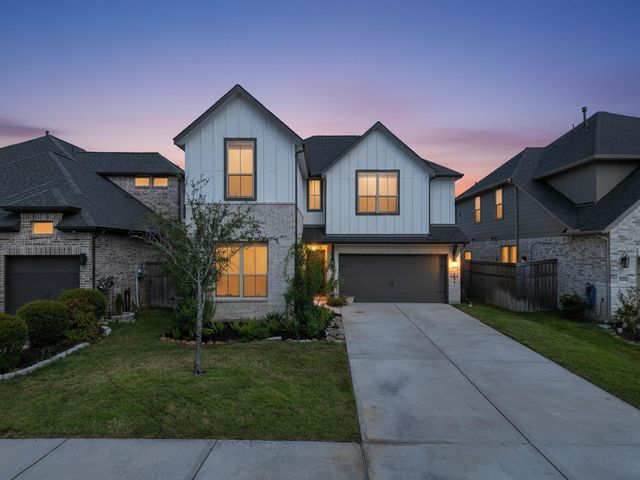 31418 Golden Cliffs Lane, Fulshear, TX 77441