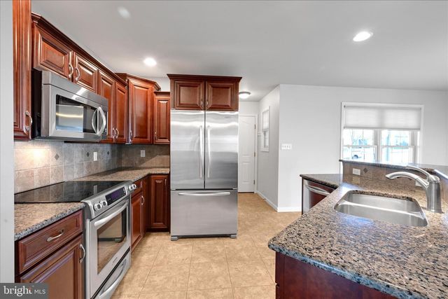 988 CAMBRIDGE DR, Manheim, PA 17545