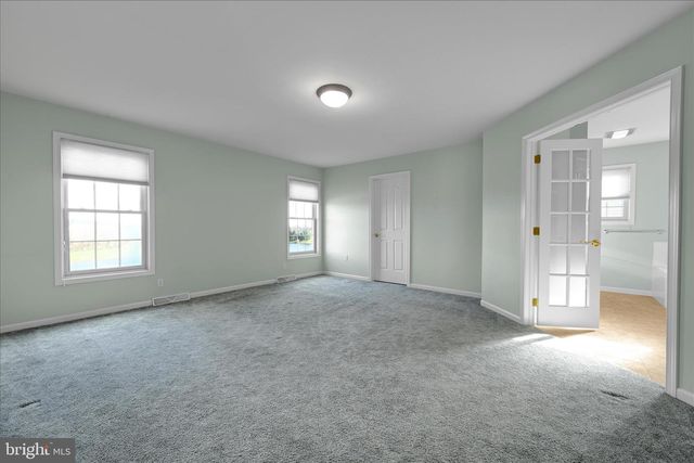 988 CAMBRIDGE DR, Manheim, PA 17545