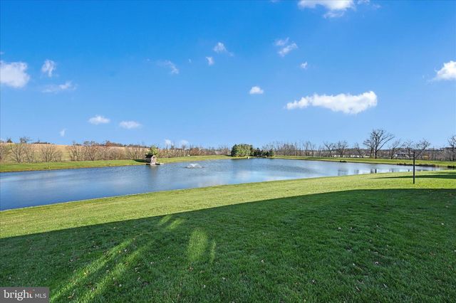 988 CAMBRIDGE DR, Manheim, PA 17545