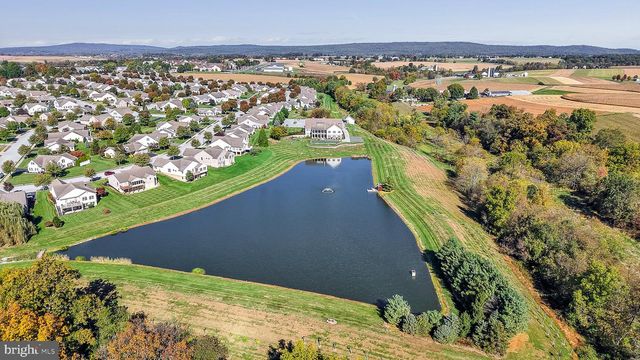 988 CAMBRIDGE DR, Manheim, PA 17545