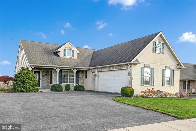 988 CAMBRIDGE DR, Manheim, PA 17545