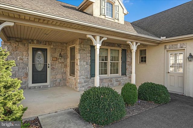 988 CAMBRIDGE DR, Manheim, PA 17545