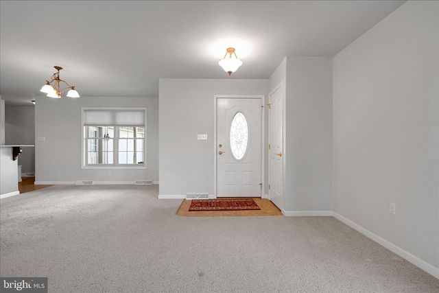 988 CAMBRIDGE DR, Manheim, PA 17545