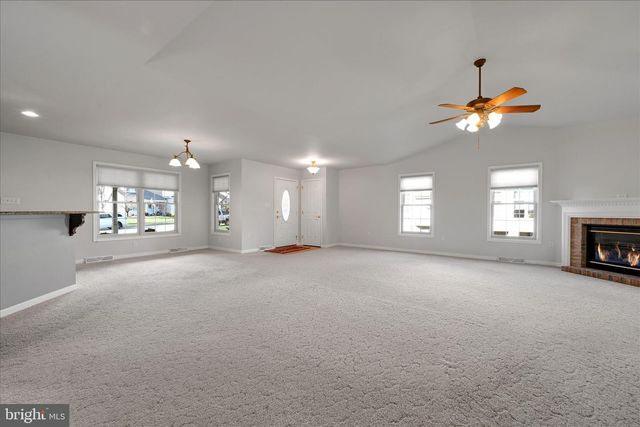 988 CAMBRIDGE DR, Manheim, PA 17545