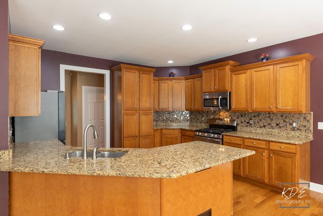 662 Omaha Drive, Yorkville, IL 60560