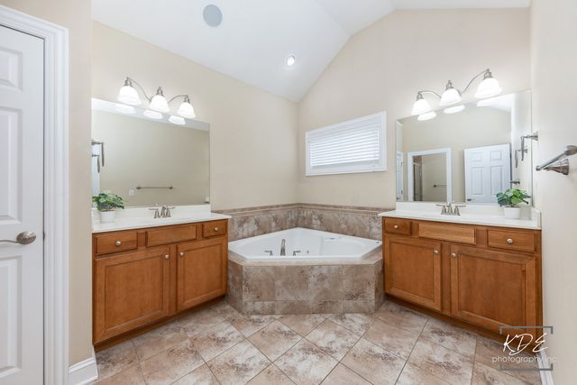 662 Omaha Drive, Yorkville, IL 60560