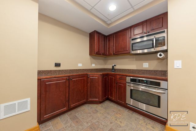 662 Omaha Drive, Yorkville, IL 60560