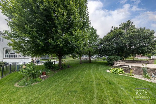 662 Omaha Drive, Yorkville, IL 60560