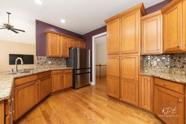 662 Omaha Drive, Yorkville, IL 60560