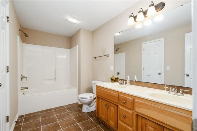 6204 Berando Court, Lawrence, KS 66049