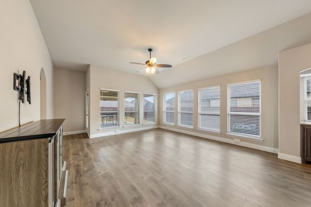 129 Sundance Circle, Waxahachie, TX 75165