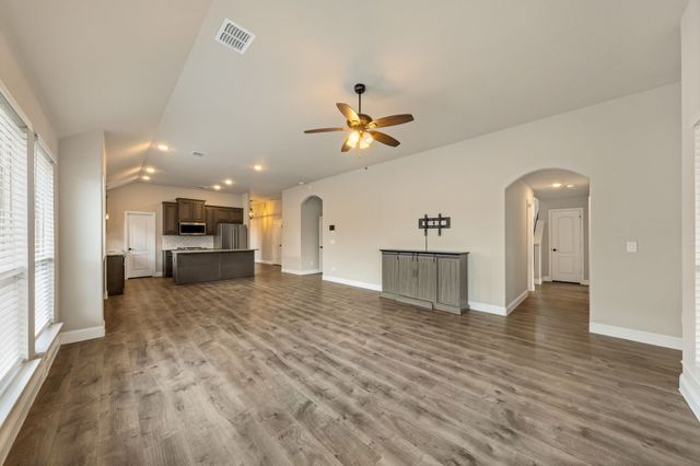 129 Sundance Circle, Waxahachie, TX 75165