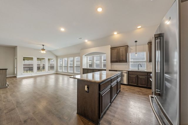 129 Sundance Circle, Waxahachie, TX 75165