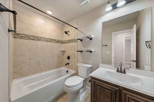 129 Sundance Circle, Waxahachie, TX 75165