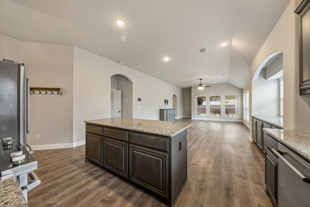 129 Sundance Circle, Waxahachie, TX 75165