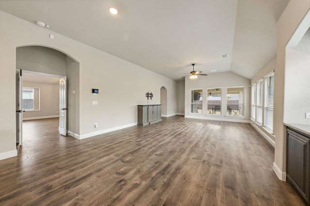 129 Sundance Circle, Waxahachie, TX 75165