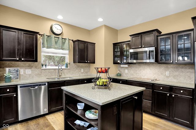 15751 Chapel Park Drive E, Noblesville, IN 46060