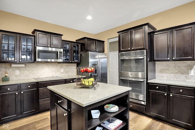 15751 Chapel Park Drive E, Noblesville, IN 46060