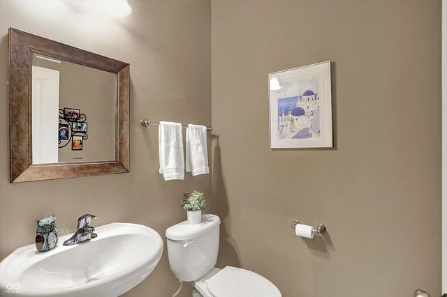 15751 Chapel Park Drive E, Noblesville, IN 46060