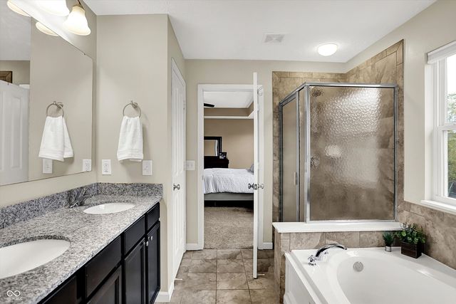 15751 Chapel Park Drive E, Noblesville, IN 46060