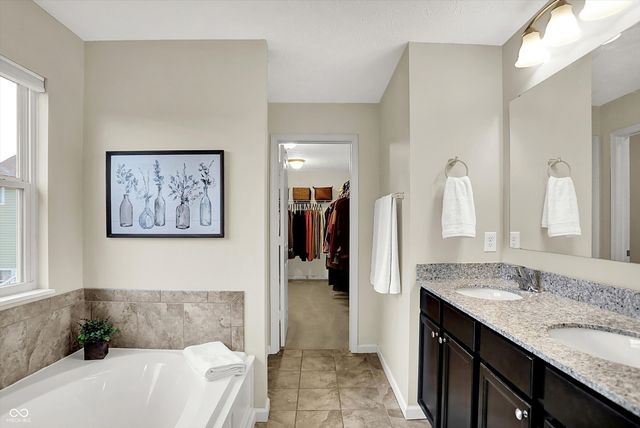 15751 Chapel Park Drive E, Noblesville, IN 46060