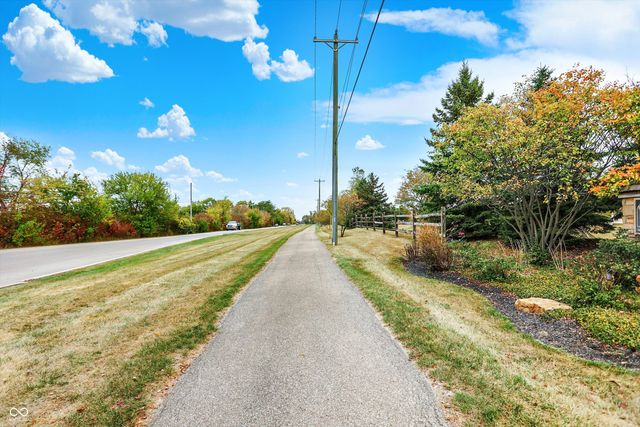 15751 Chapel Park Drive E, Noblesville, IN 46060