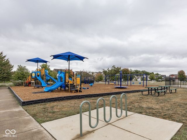 15751 Chapel Park Drive E, Noblesville, IN 46060