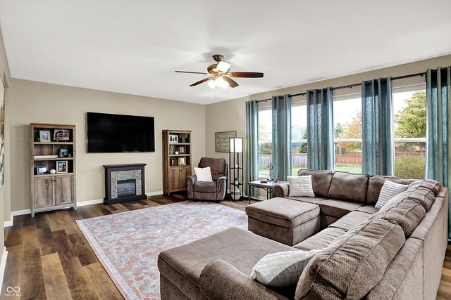 15751 Chapel Park Drive E, Noblesville, IN 46060