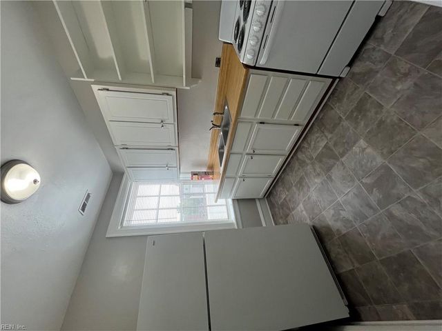 100 Main St # B, Newport News, VA 23601