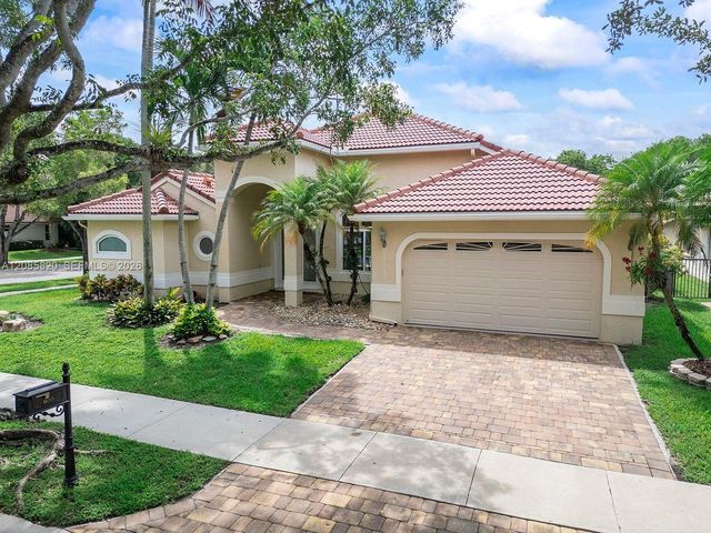 900 Spoonbill Circle, Weston, FL 33326