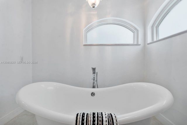 900 Spoonbill Circle, Weston, FL 33326