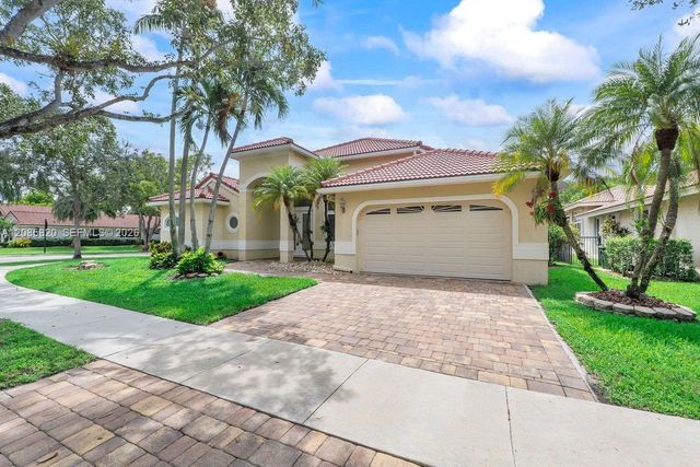 900 Spoonbill Circle, Weston, FL 33326